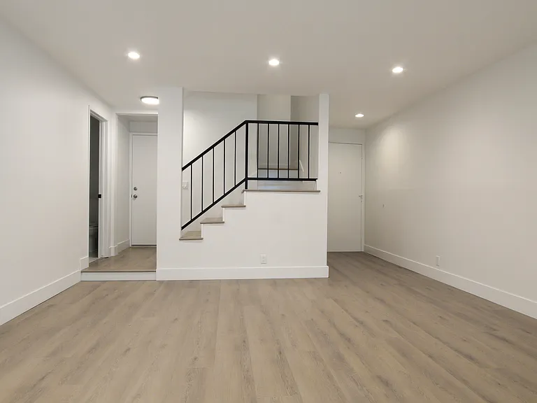 9603 Van Nuys Blvd #B — Photo 1