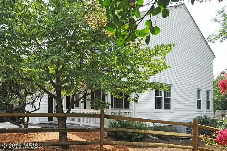 Building Photo - 5810 Silchester St