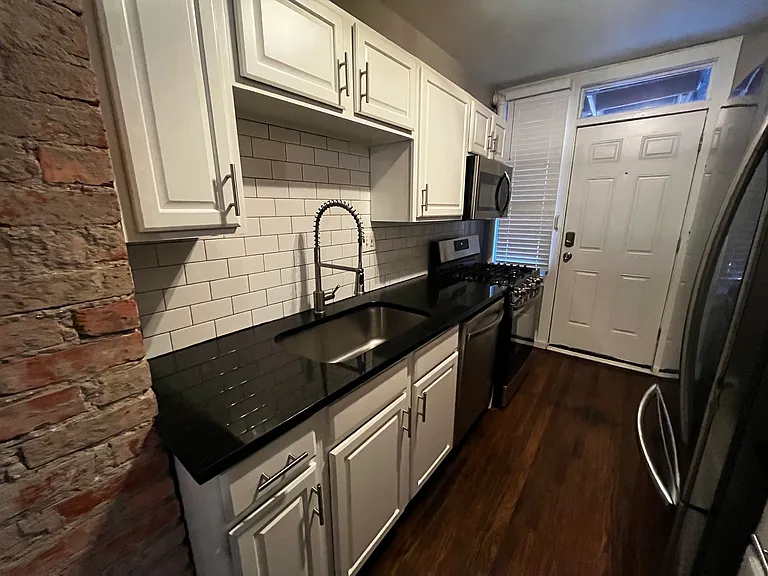 4307 Gillham Rd #1 — Photo 6