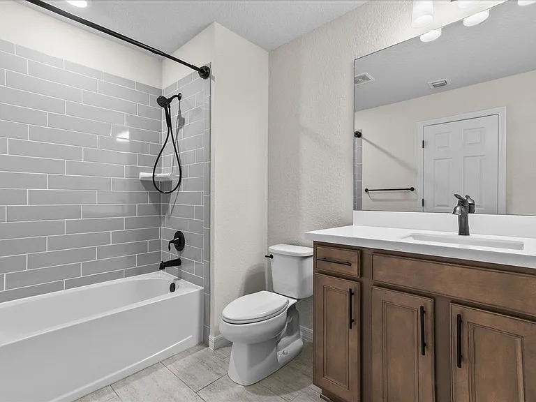 640 SE Monet Dr — Photo 18