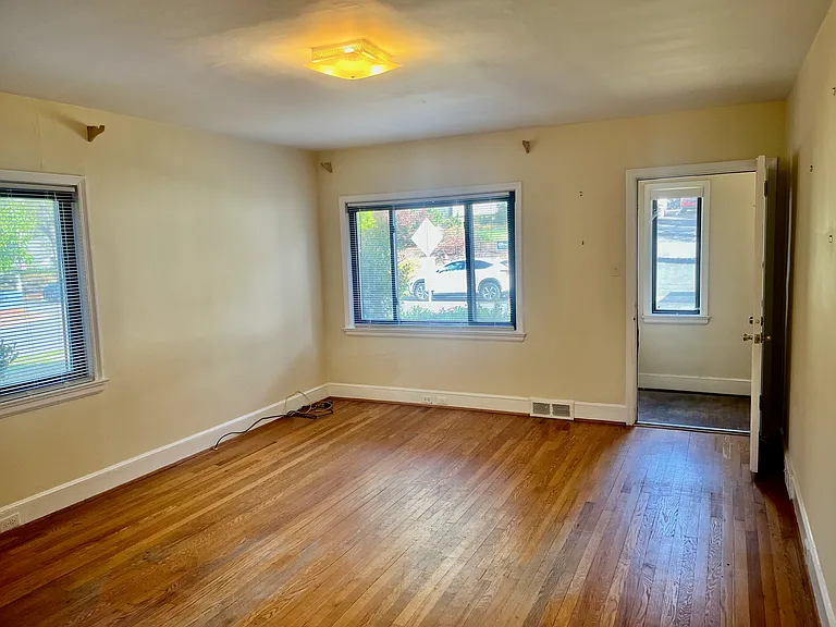 109 Hilton Ave #1 — Photo 3