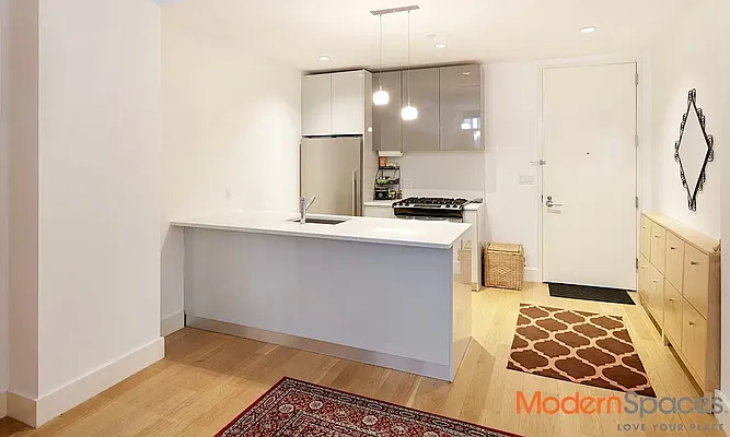 Rented by Modern Spaces | media 4