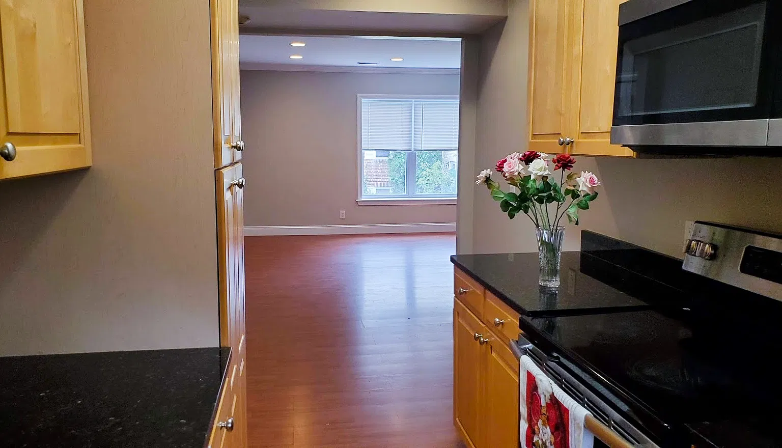2 bed, 1050 sqft, $2,950 — Photo 2