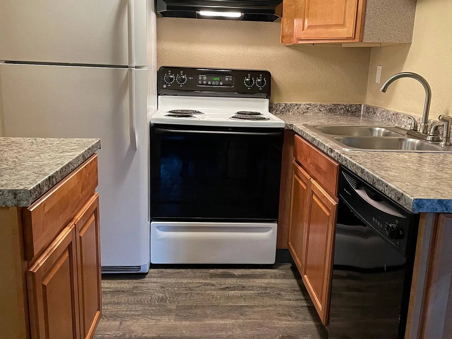 2 bed, 850 sqft, $1,250 — Photo 4