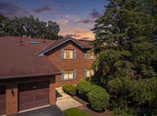 1884 Portsmouth Dr #C, Lisle, IL 60532