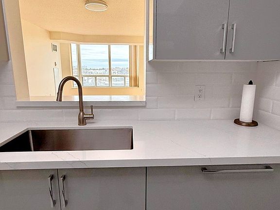 3rd image of 3088 Kennedy Rd #608