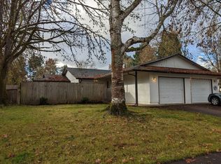 6352 F St, Springfield, OR 97478