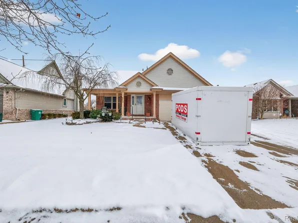 964 Henry Ruff Rd, Garden City, MI 48135