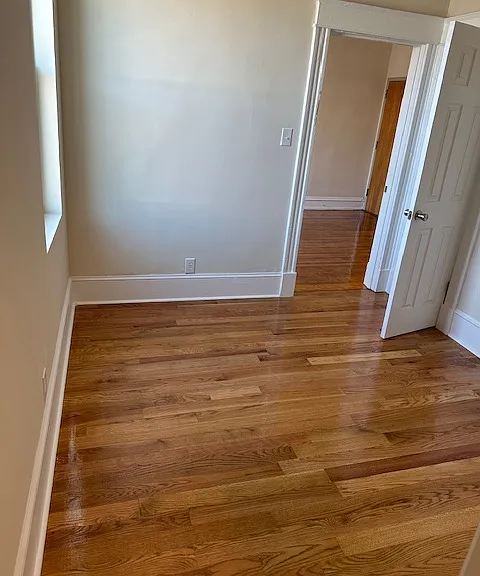 West Grace Apts — Photo 9