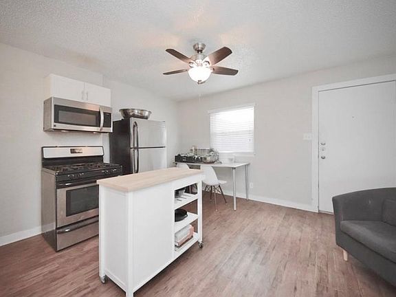 4th image of 2401 Manor Rd APT 132A