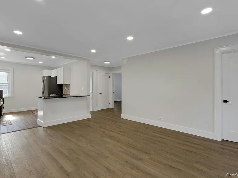 64 Lyons Rd — Photo 4