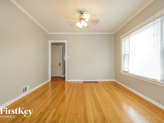 4th image of 3047 N Kilbourn Ave