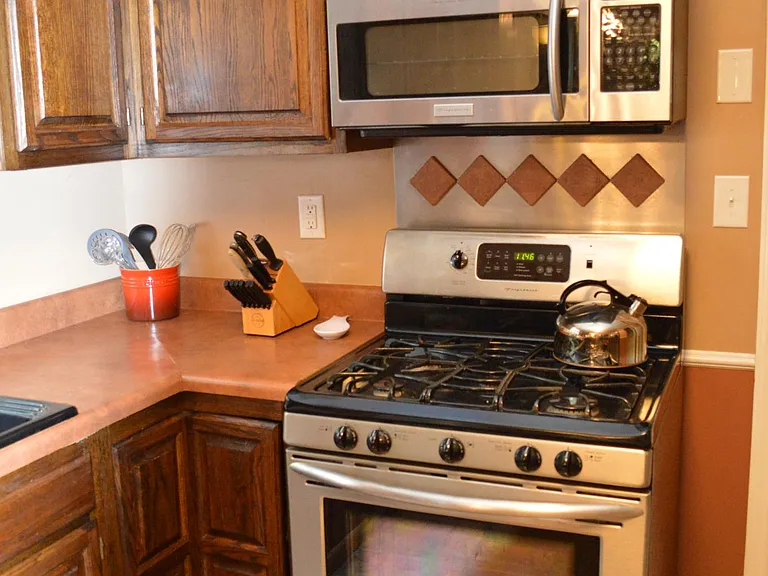 4167 Greenview Ct — Photo 37