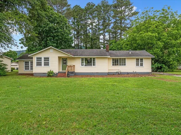 819 Betsy Pack Dr, Jasper, TN 37347