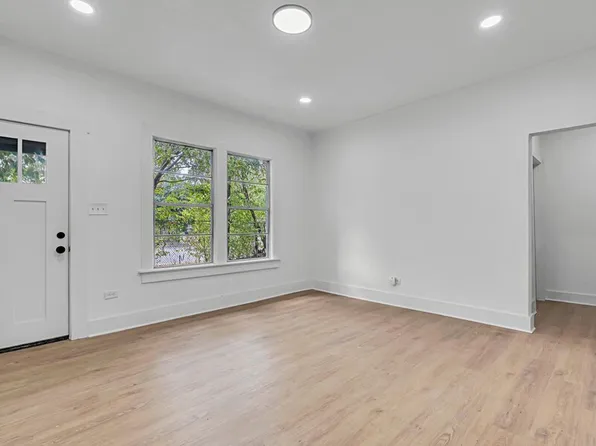 716 N 13th St, Waco, TX 76707