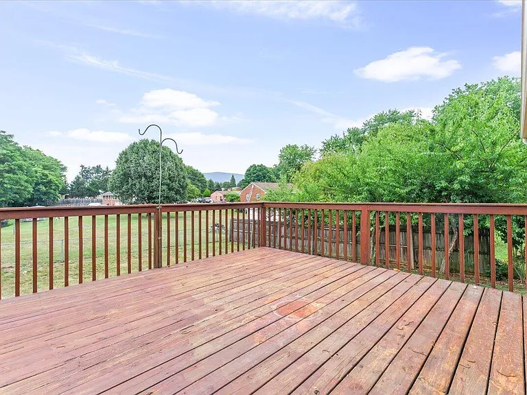 6743 Jasmine Cir — Photo 17