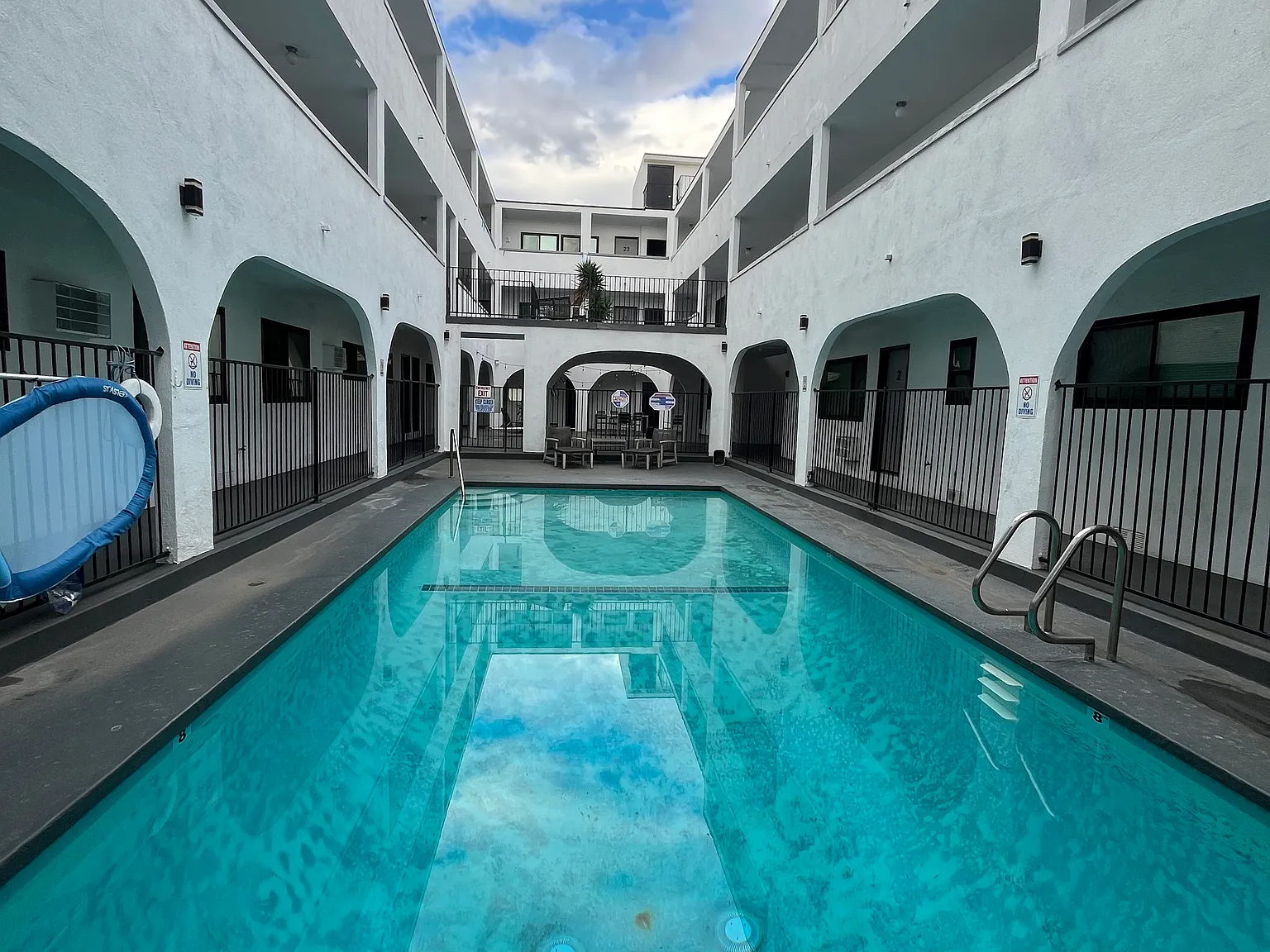 2 bed, 1.5 bath, 1000 sqft, $2,750 — Photo 1