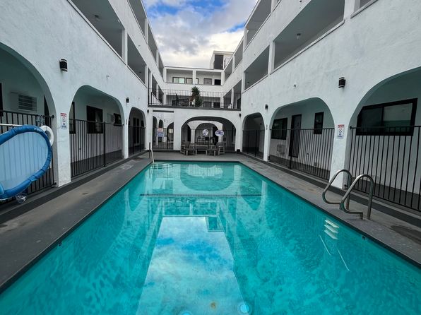 6958 Woodman Ave APT 6