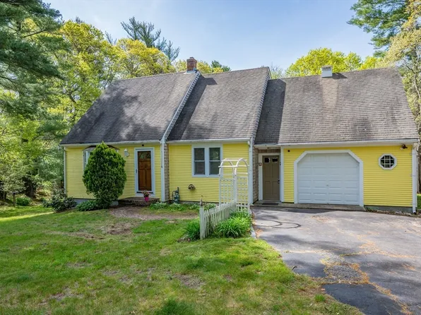 80 Jb Dr, Barnstable, MA 02630