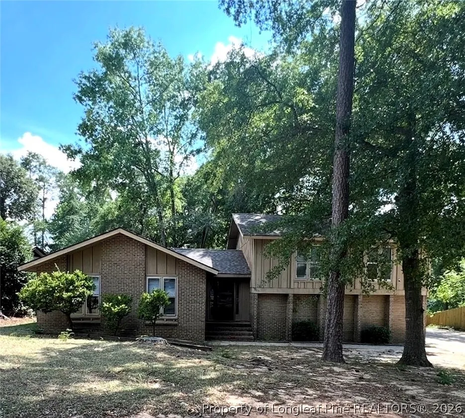 4 bed, 3.0 bath, 2583 sqft, $2,000 — Photo 2