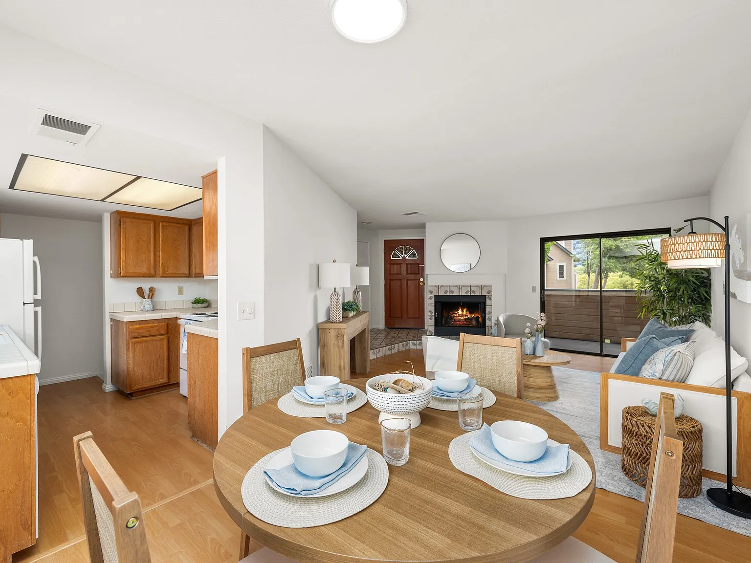 2 bed, 1092 sqft, $3,350 — Photo 3