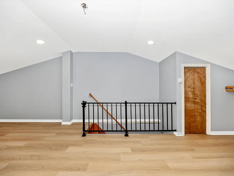 700 Motter Ave #B — Photo 15