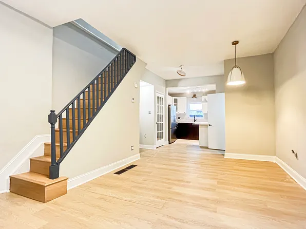 909 Greenwich St, Philadelphia, PA 19147