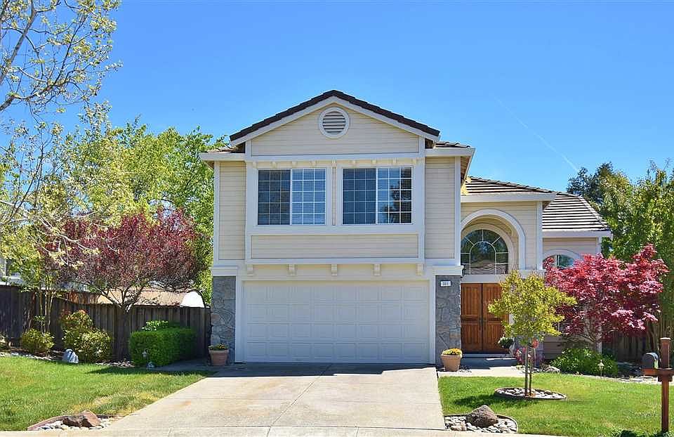 2nd image of 301 Fiddle Creek Pl