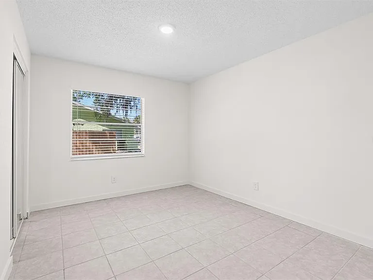 450 N Elmwood Point — Photo 12
