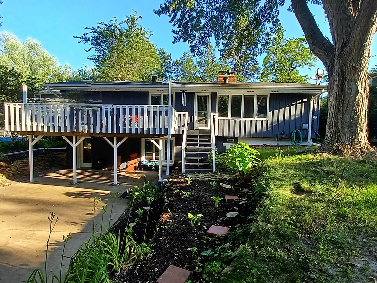 907 County Road B W — Photo 5