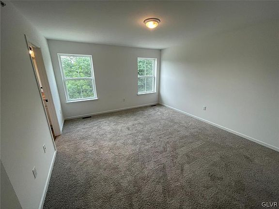 5th image of 3110 Eisenhower Dr #185