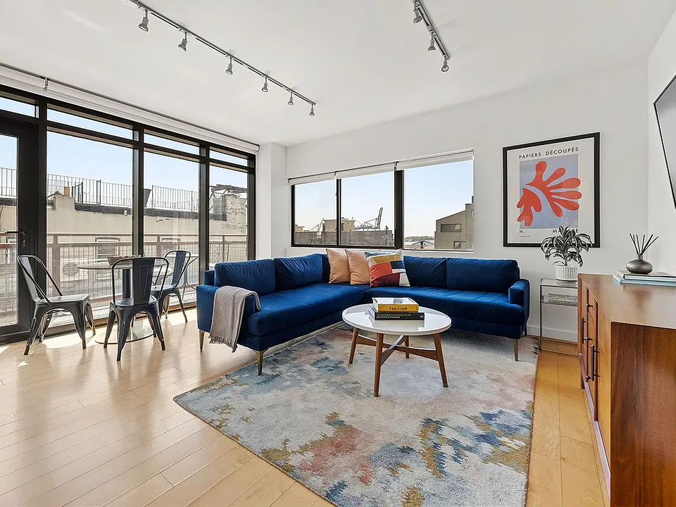 20 Tiffany Pl #5S