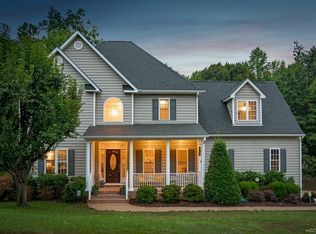 8518 Erika Hill Dr, Midlothian, VA 23112