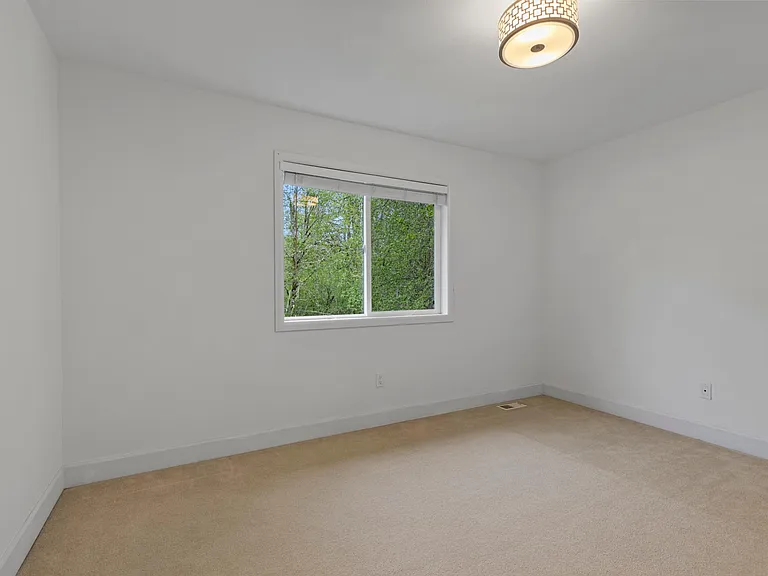 8835 237th Pl NE — Photo 31