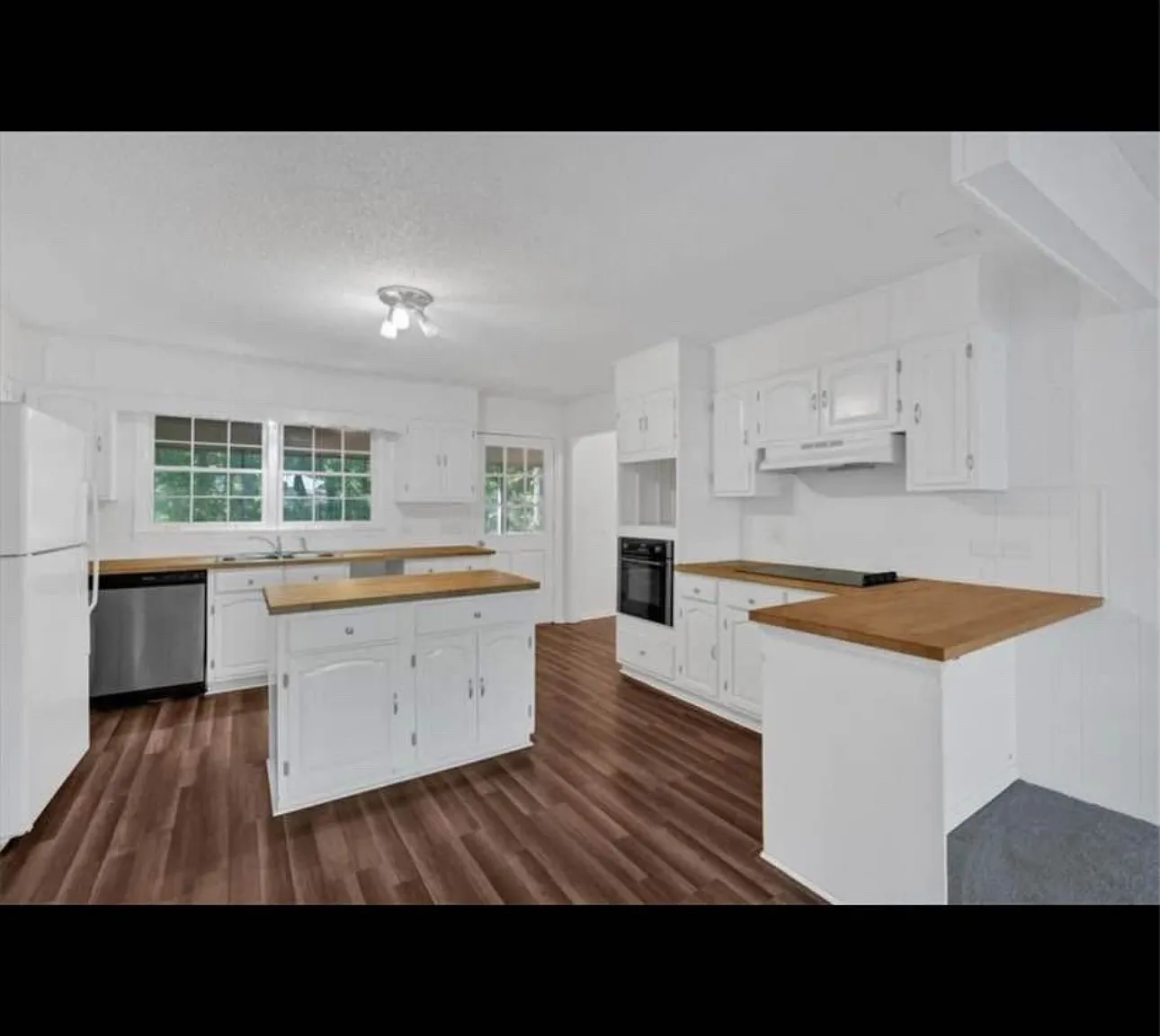 3618 Cumming Hwy — Photo 3