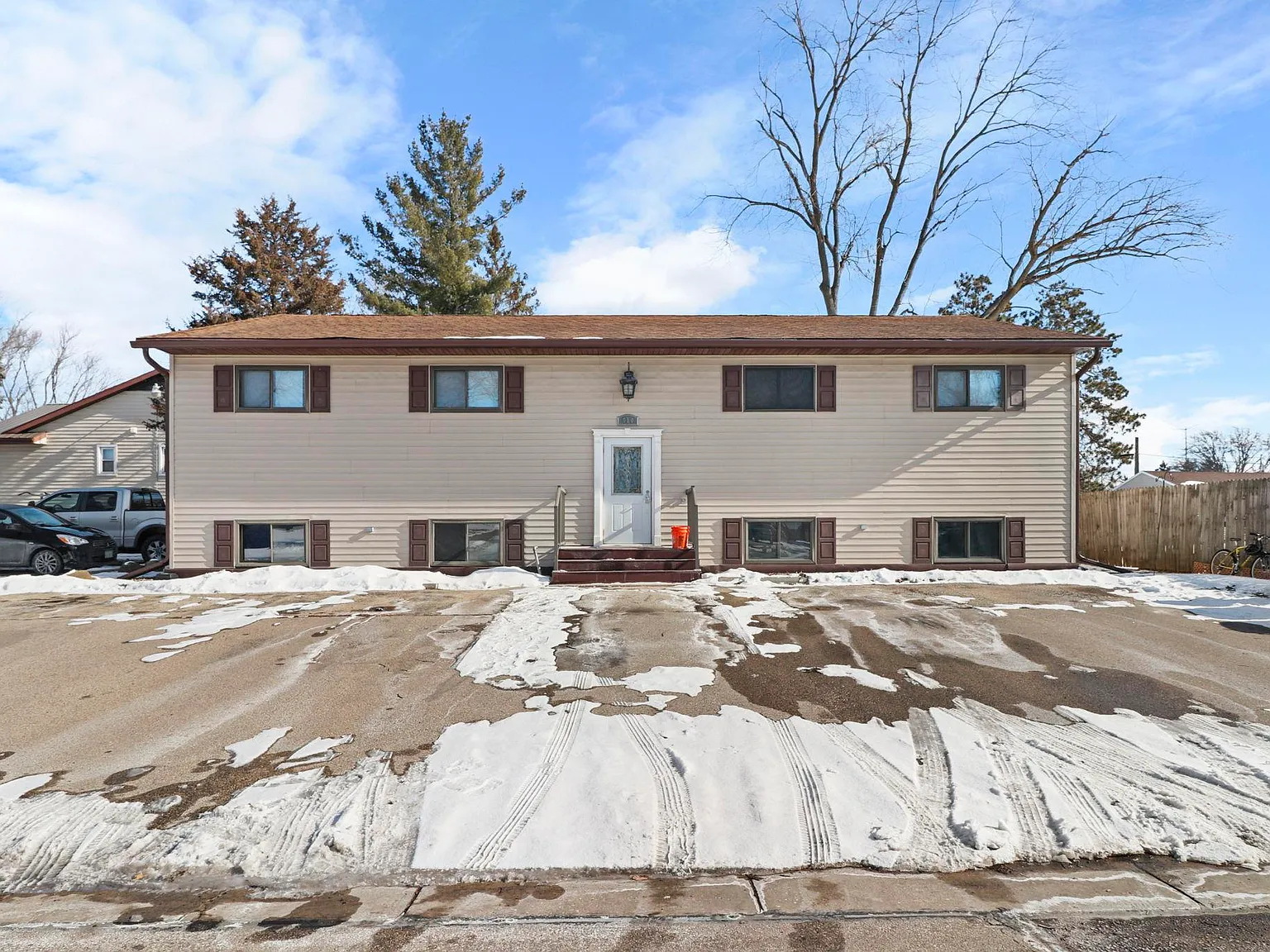 410 Pearl St, Poynette, WI 53955 — Photo 2