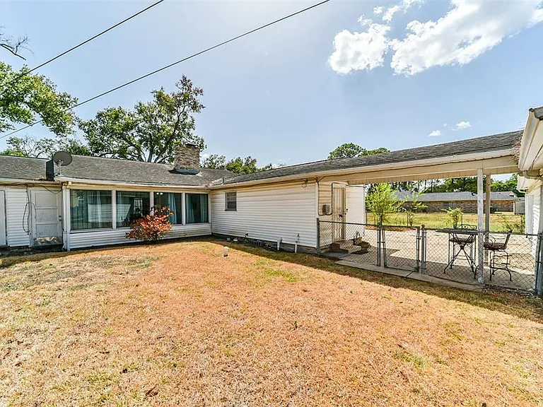 3423 Ozark St — Photo 9