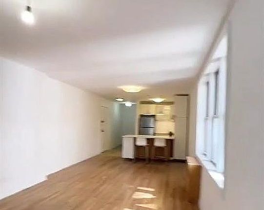 3rd image of 1625 Emmons Ave APT 3K