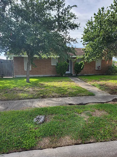 1650 Pinewood Dr Photo 1