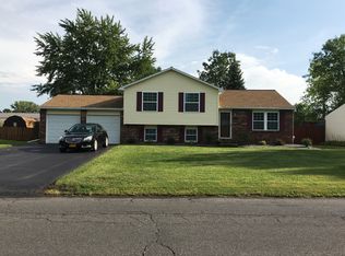 6162 Wynmoor Dr, Cicero, NY 13039