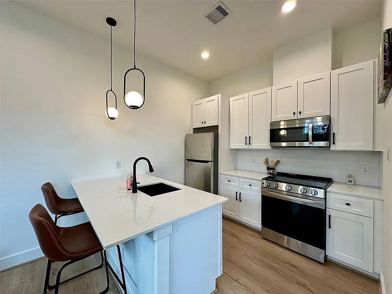 203 Danna Ln #D — Photo 6