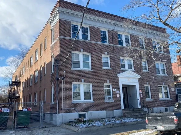 33 Lincoln St, Lynn, MA 01902