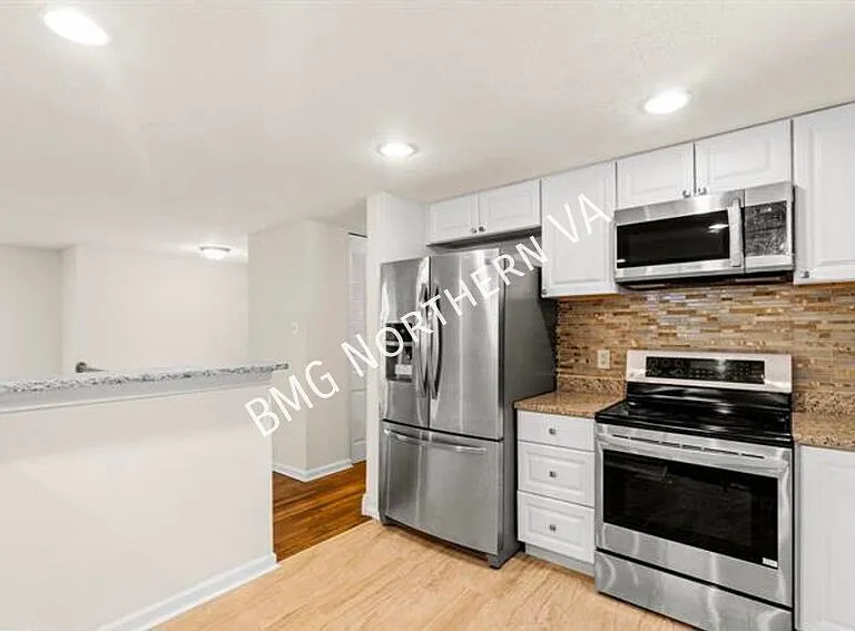 8461 Yellow Leaf Ct — Photo 5