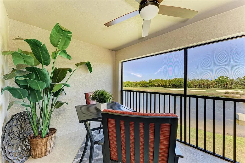 2 bed, 2.0 bath, 1561 sqft, $2,499 — Photo 3
