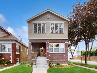 5659 W Warwick Ave, Chicago, IL, 60634