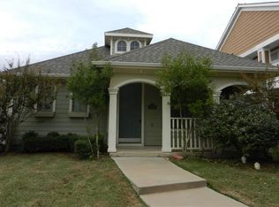 1125 King George Ln, Aubrey, TX 76227