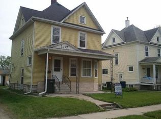 1317 W 3rd St, Waterloo, IA 50701