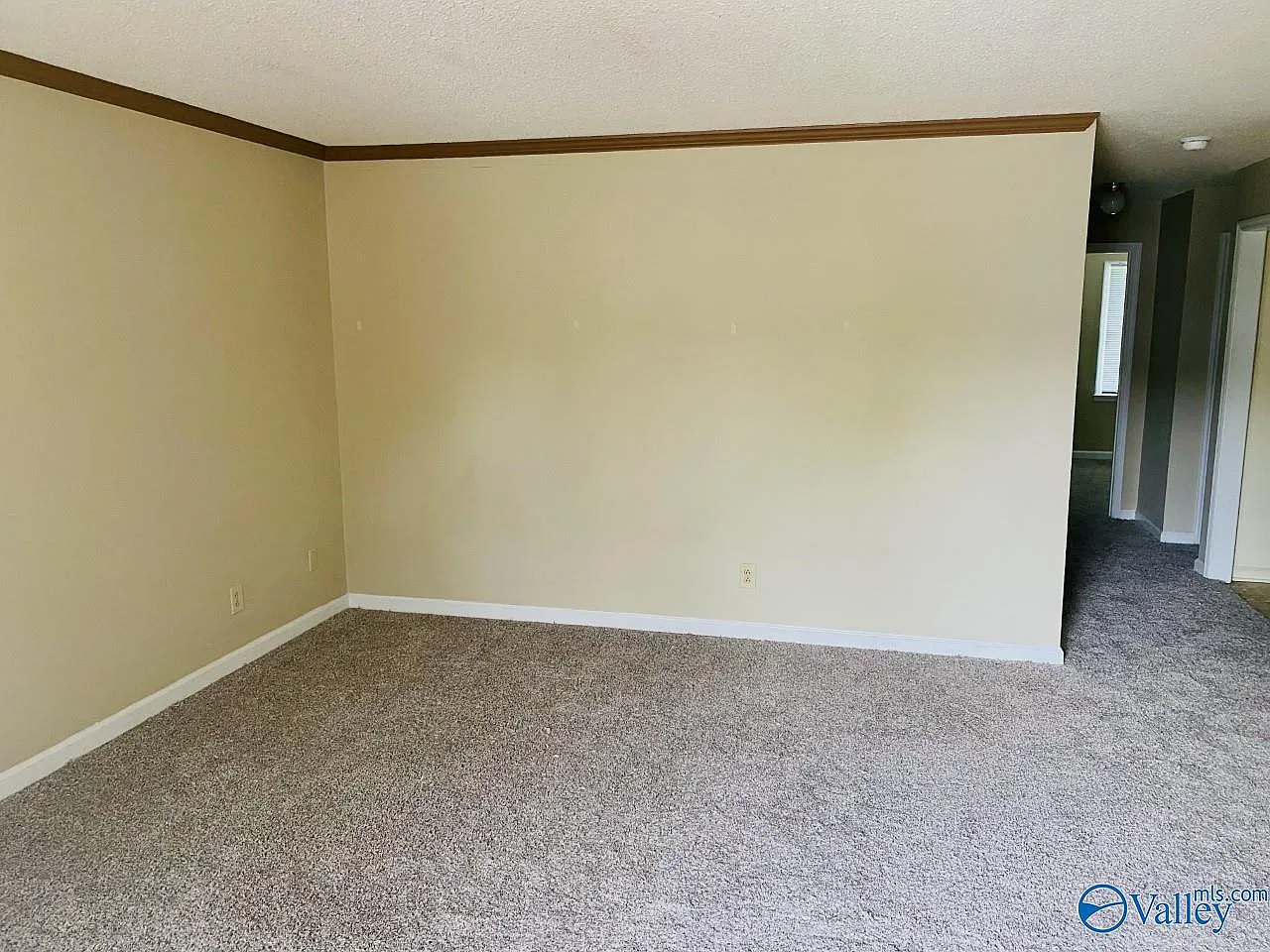 2 bed, 2.0 bath, 981 sqft, $1,050 — Photo 3