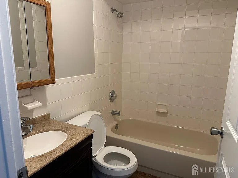 4516 Birchwood Ct — Photo 10
