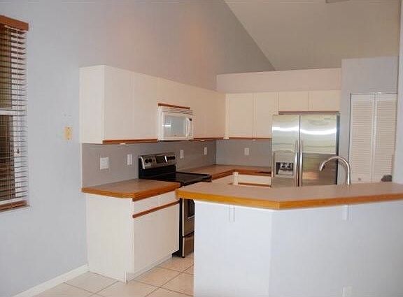 5th image of 727 Sand Creek Cir